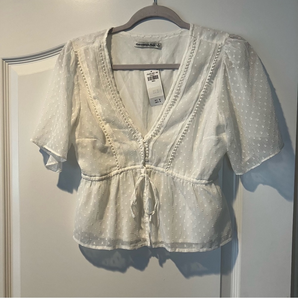 Abercrombie and Fitch White blouse with tie front .New size small